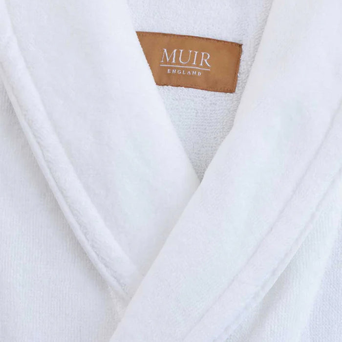Empire Velour White / White Bath robe with a brown label displaying 'MUIR' on a white background