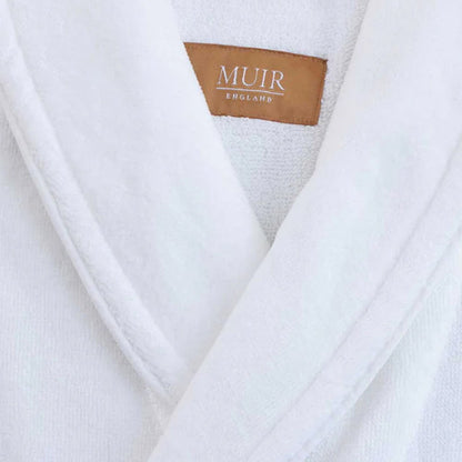 Empire Velour White / White Bath robe with a brown label displaying 'MUIR' on a white background