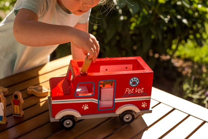 Magnetic Vet Pet Truck