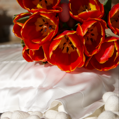 silkow Pillowcase S22 100% Pure Silk Satin With Narrow Edge shot with red flowers