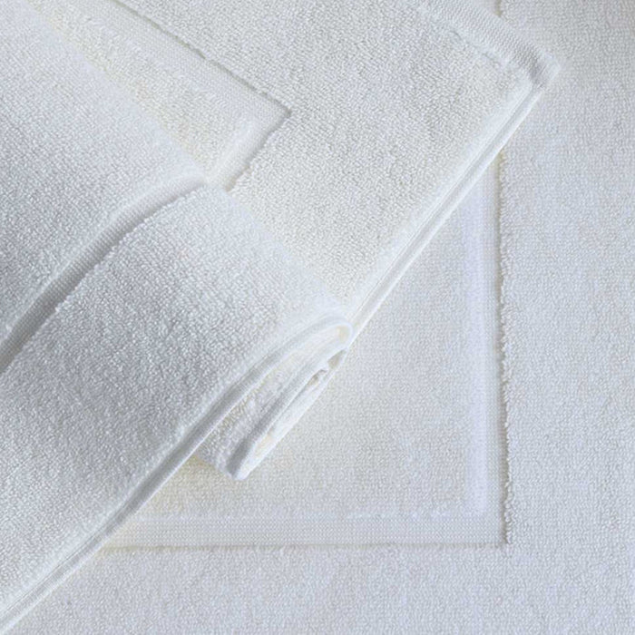 Close-up of Signature Bath Mat Ivory