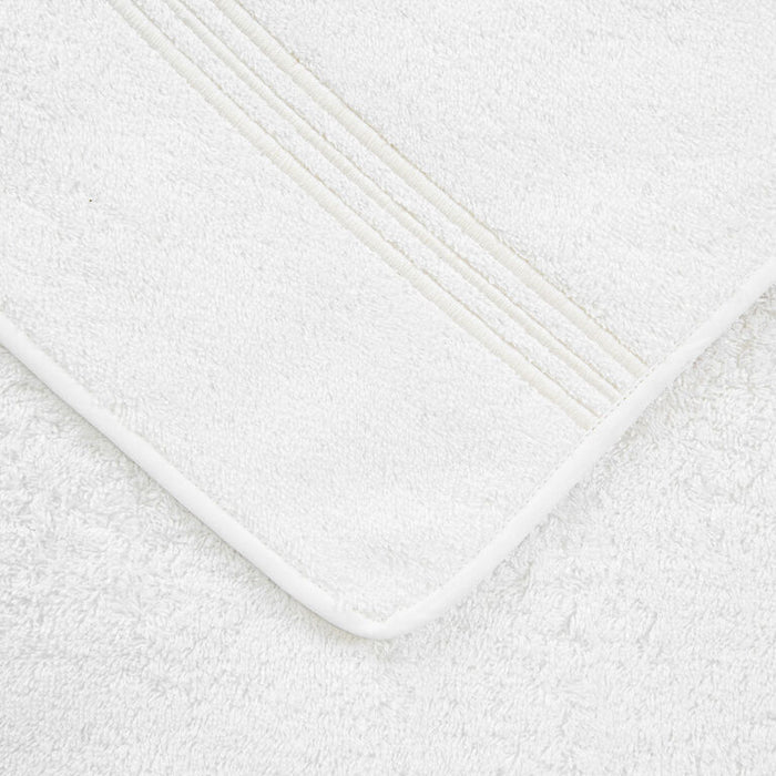 Close-up of Triplo Bourdon Wash Cloth